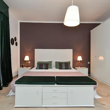 House Desanka 2102 *