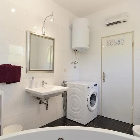 Сasa de vacaciones House Desanka 2102