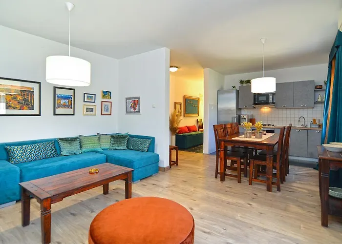 House Desanka 2102 * 普拉