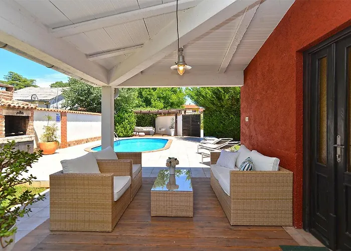 House Desanka 2102 * 普拉