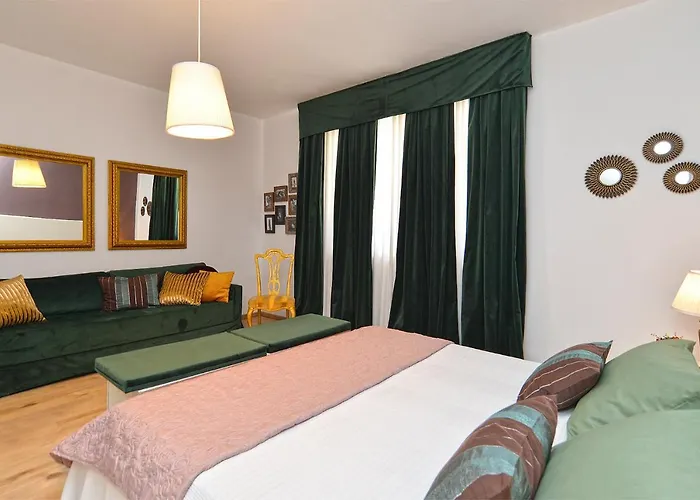 House Desanka 2102 Nyaraló Póla